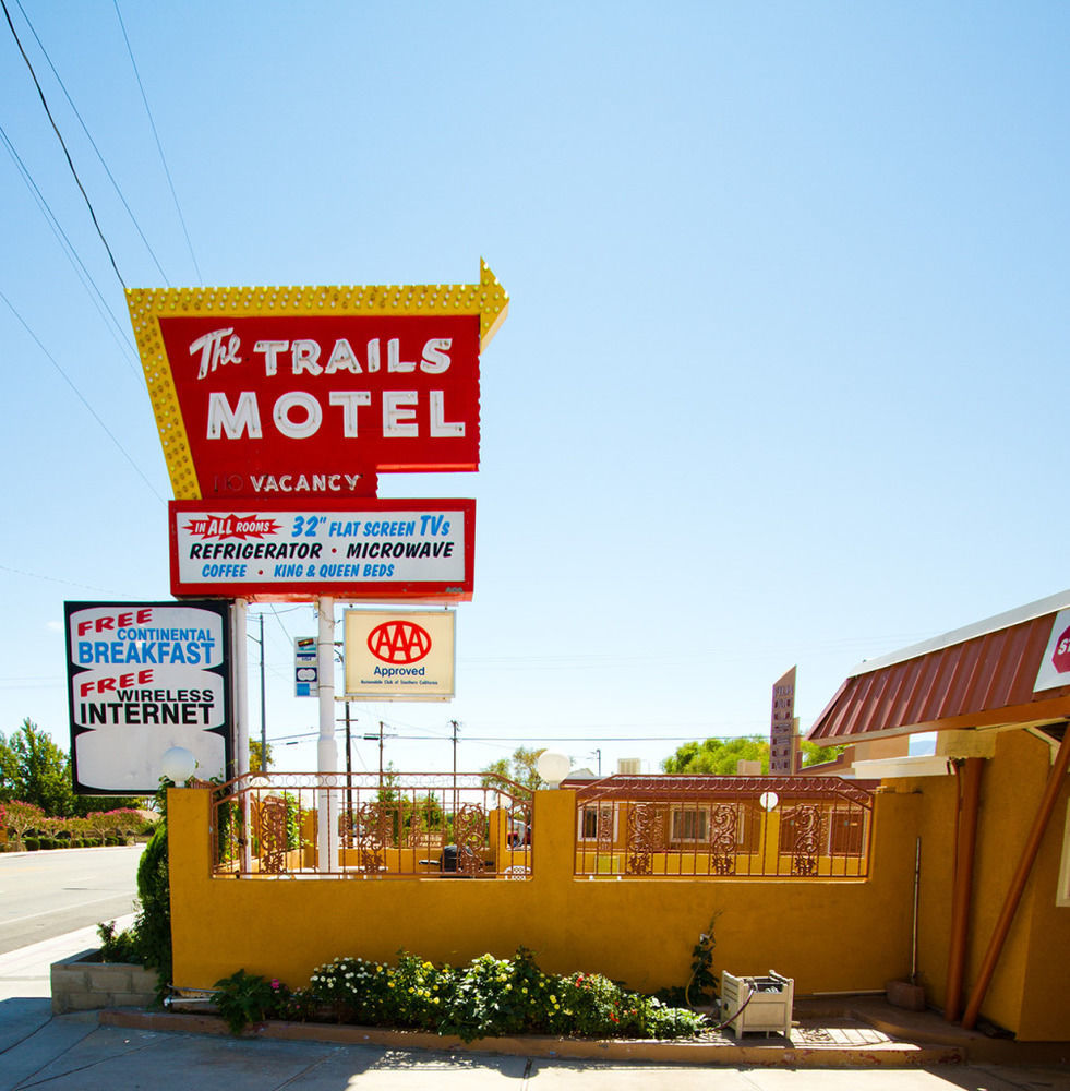 Trails Motel Lone Pine Exterior photo