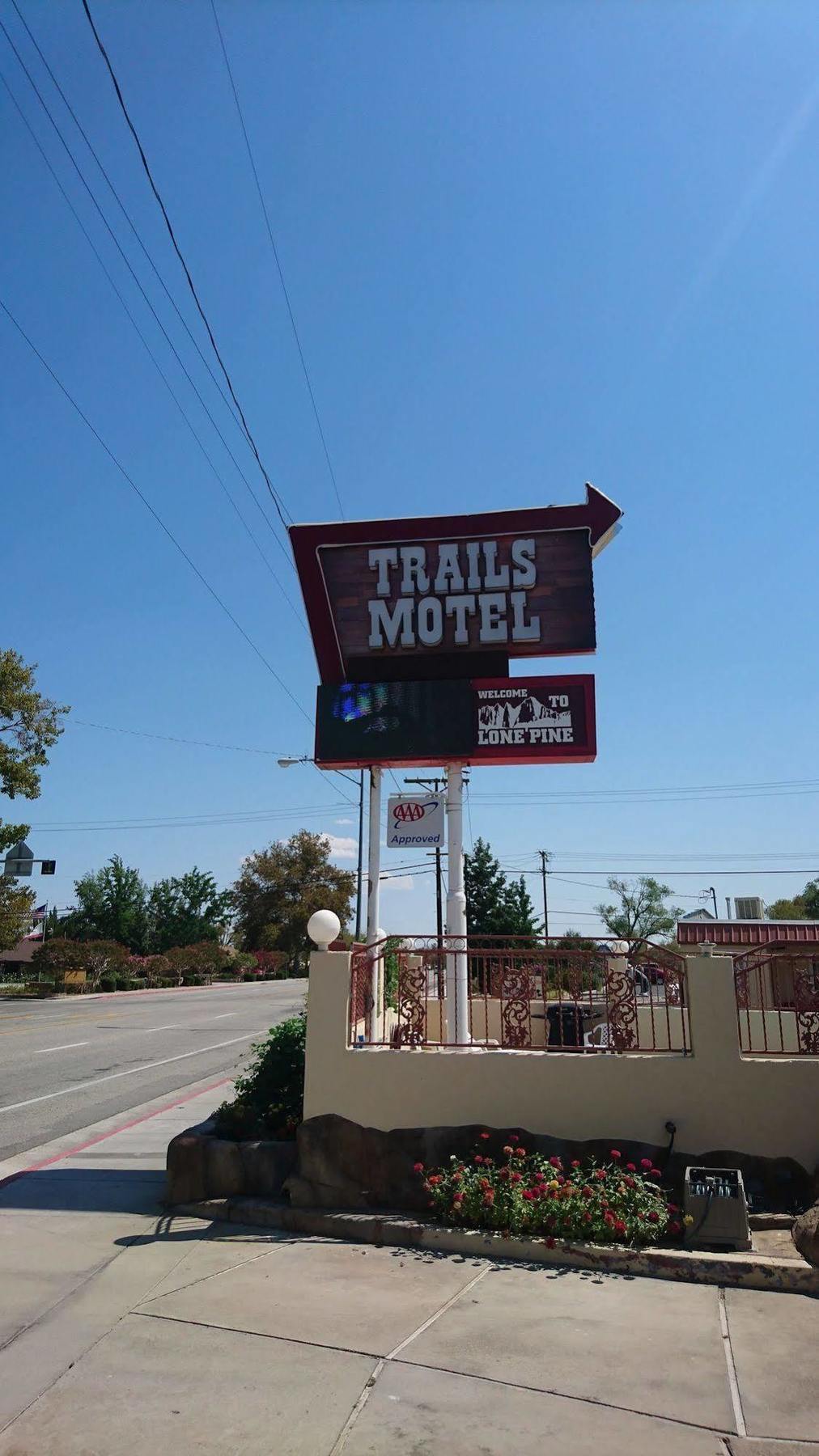 Trails Motel Lone Pine Exterior photo