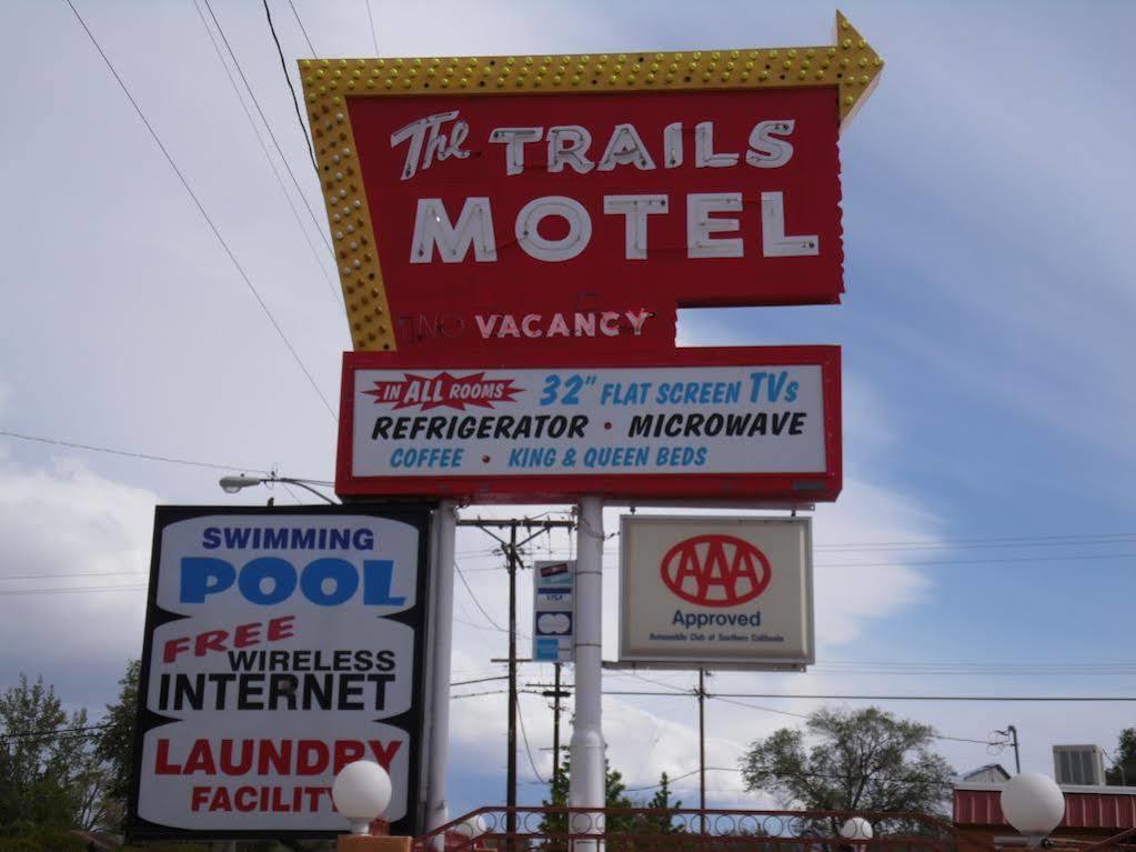 Trails Motel Lone Pine Exterior photo